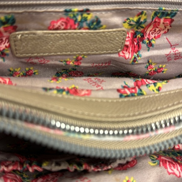 Like new Betsy Johnson shoulder/handbag - Picture 4 of 5